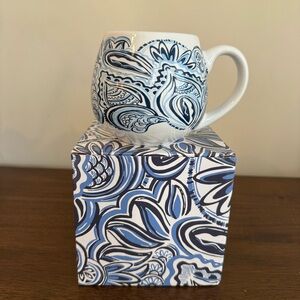 NWT Lilly Pulitzer Ceramic Mug -  Resort White Give It A Whirl - 16.7 oz